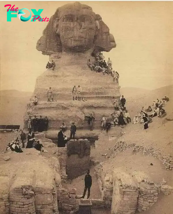 The Great Sphinx of Egypt before restoration efforts, 1850. : r/Archaology