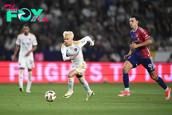 LA Galaxy recently signed star midfielder Riqui Puig to an improved new contract.