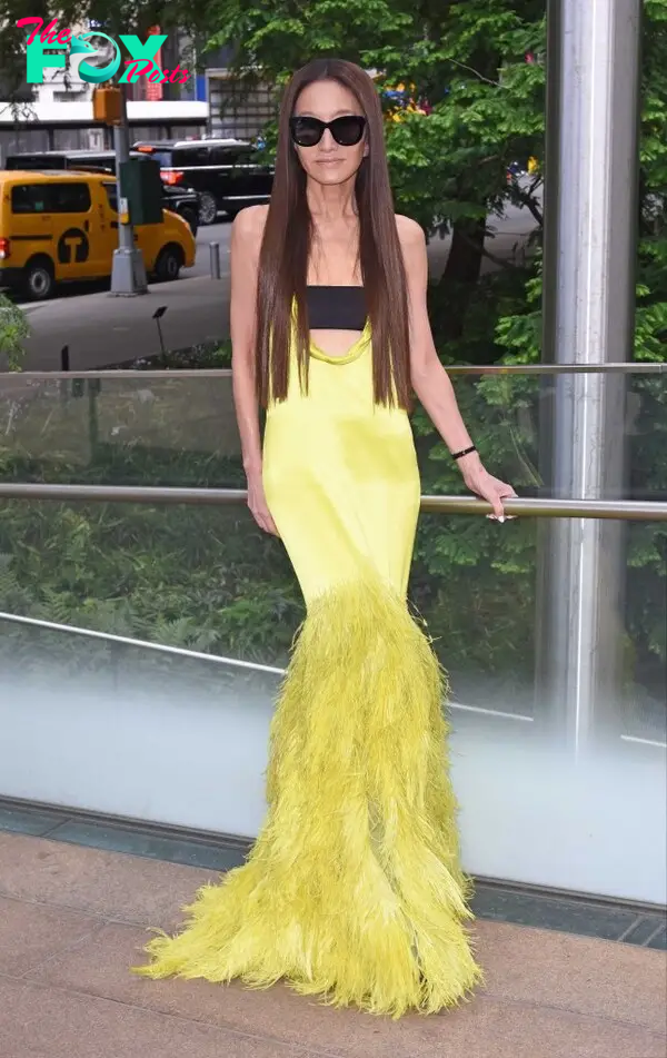 Vera Wang wearing a neon dress at the 2024 Fragrance Foundation Awards