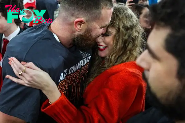 Travis Kelce and Taylor Swift PDA