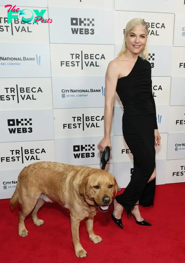 Selma Blair and Scout red carpet photo