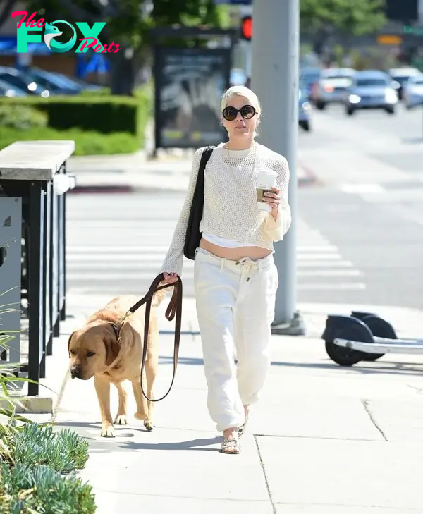 Selma Blair and Scout paparazzi photo