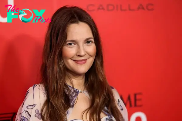 Drew Barrymore red carpet photo