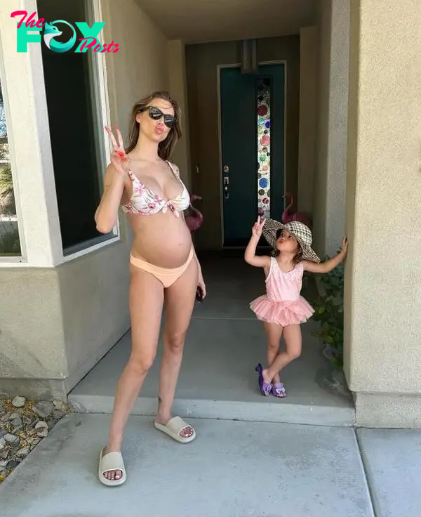 Lala Kent and daughter