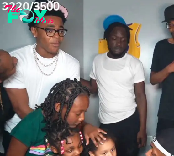 Michael Rainey Jr. getting groped during Tylil James' live stream.