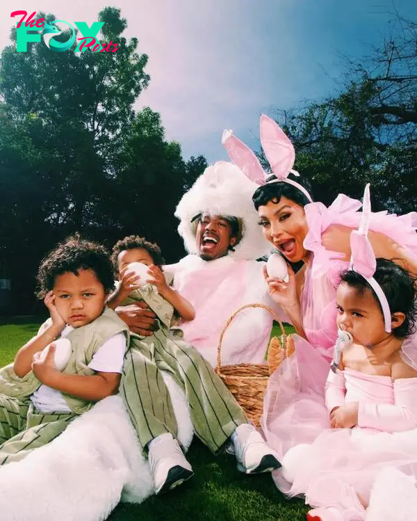 Nick Cannon, Abby De La Rosa and kids