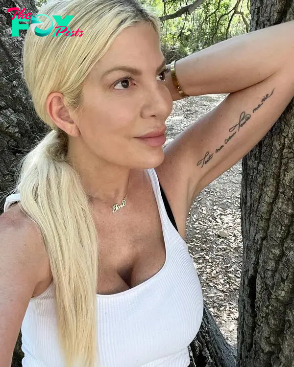 A selfie of Tori Spelling