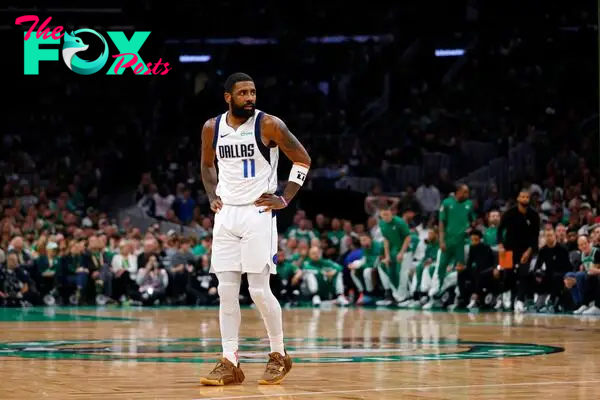 Dallas Mavericks guard Kyrie Irving (11) 