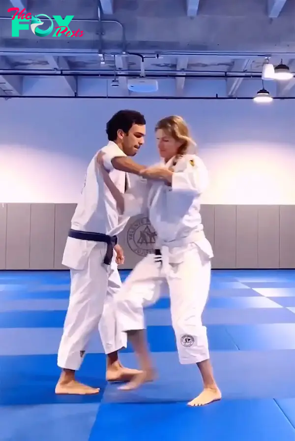 Gisele Bundchen ju jitsu with instructor, Joaquim Valente.