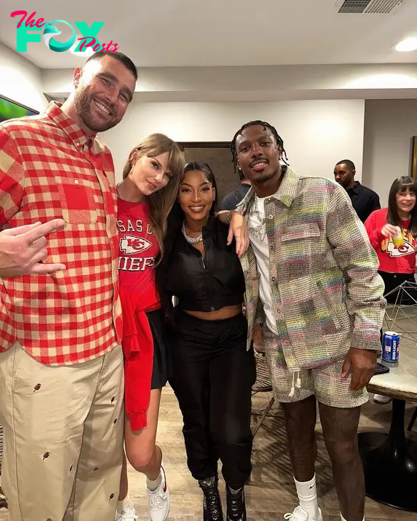 Taylor Swift and Travis Kelce pose for a photo with Mecole Hardman and Chariah Gordon.