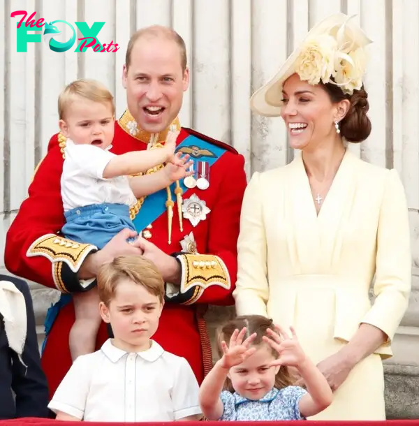 Prince William and Kate Middleton with their kids on the balcony of Buckingham Palace