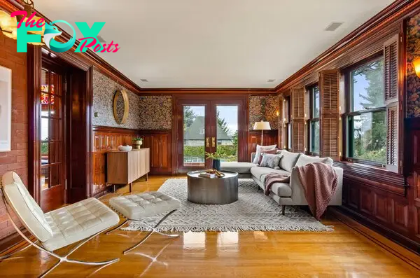 Circa 1887 Gilded Age Markle–Pittock House! Woodwork! Multiple Fireplaces! $5.5 Million in Oregon | Pricey Pads