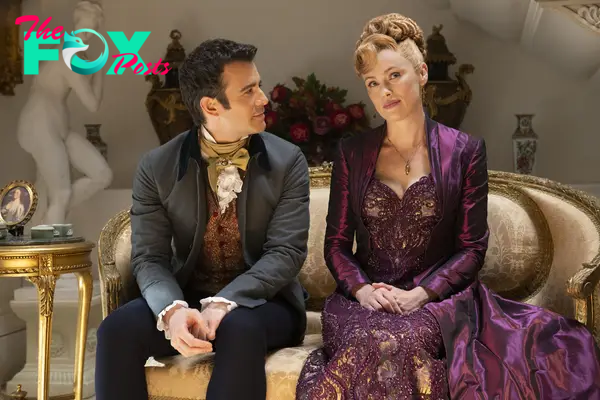 Bridgerton. (L to R) Luke Thompson as Benedict Bridgerton, Hannah New as Lady Tilley Arnold in episode 307 of Bridgerton. Cr. Liam Daniel/Netflix © 2024