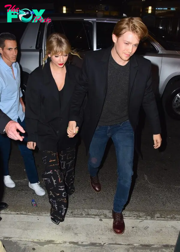 Taylor Swift and Joe Alwyn at Zuma restaurant in 2019.