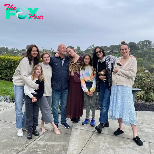 Emma Heming, Demi Moore, Bruce Willis and daughters