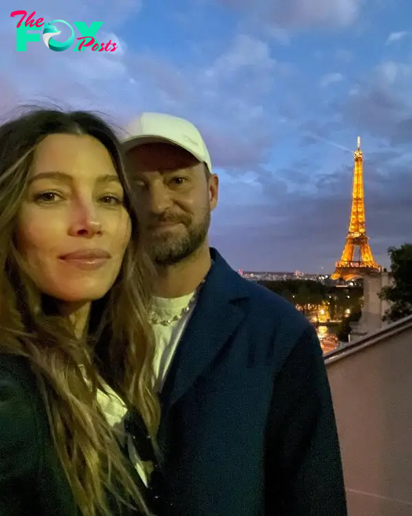A selfie of Justin Timberlake and Jessica Biel in Paris.