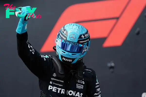 Montreal (Canada), 20/04/2024.- Mercedes driver George Russell of Britain celebrates after finishing in pole during Qualifying for the Formula One Grand Prix of Canada, in Montreal, Canada, in Montreal, Canada, 08 June 2024. The 2024 Formula 1 Grand Prix of Canada is held on 09 June. (Fórmula Uno, Reino Unido) EFE/EPA/SHAWN THEW / POOL
