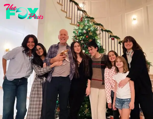 Emma Heming, Demi Moore, Bruce Willis and daughters