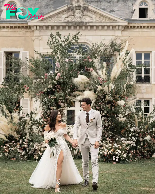 Fern Hawkins has showed off her wedding dress after marrying Harry Maguire
