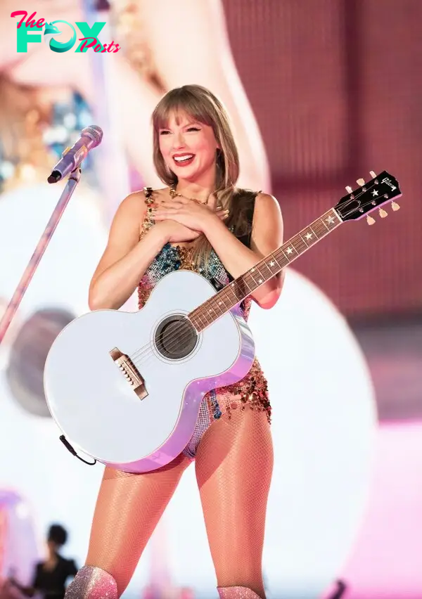 Taylor Swift on stage. 