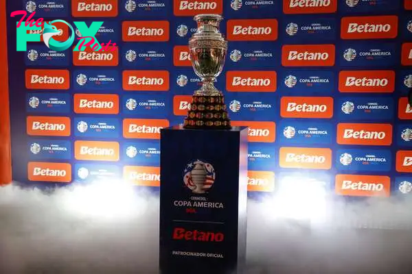 What is the official song of the Copa América 2024 and who sings it?