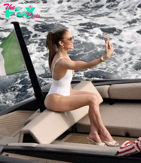 Jennifer Lopez white bikini
