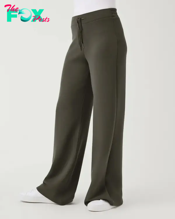 Wide leg pants