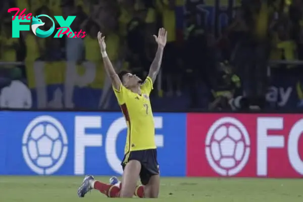 Colombia's Luis Diaz celebrates at the end of a qualifying soccer match against Brazil for the FIFA World Cup 2026 at Roberto Melendez stadium in Barranquilla, Colombia, Thursday, Nov. 16, 2023. Colombia won 2-0. (AP Photo/Ivan Valencia)