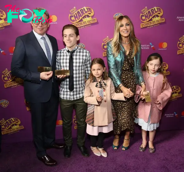 Sarah Jessica Parker, Matthew Broderick, son and twin daughters