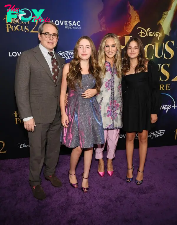 Sarah Jessica Parker, Matthew Broderick and twin daughters