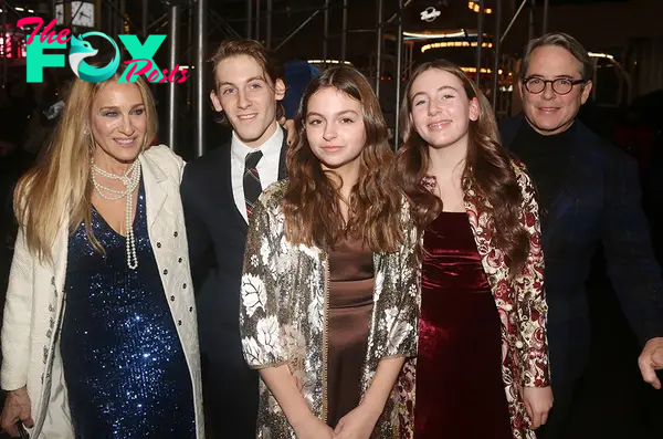 Sarah Jessica Parker, Matthew Broderick, son and twin daughters