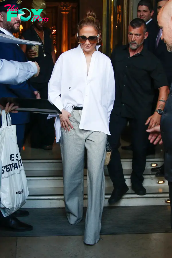 Jennifer Lopez leaving her hotel in Paris.