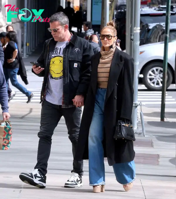 Jennifer Lopez and Ben Affleck house hunting in NY in 2023.