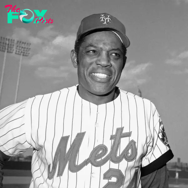 A black-and-white photo of Willie Mays.