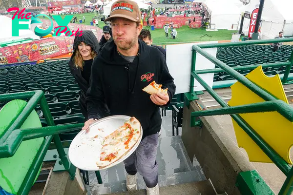 Dave Portnoy eating pizza 