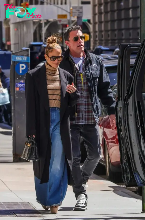 Ben Affleck and Jennifer Lopez paparazzi photo