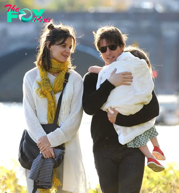 Tom Cruise and Katie Holmes with Suri Cruise in 2009. 