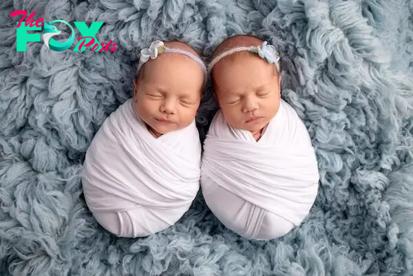 Newborn Twins Boy Girl Images - Free Download on Freepik