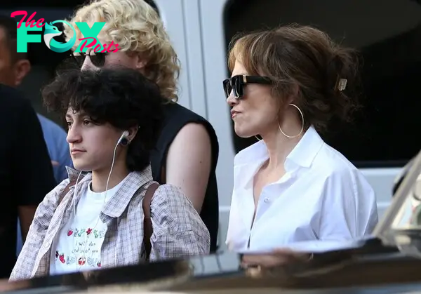 Jennifer Lopez and child Emme
