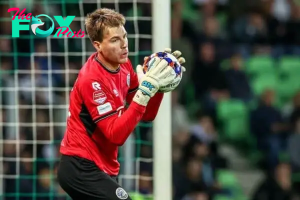 2RYAFM5 Groningen, Netherlands. 29th Sep, 2023. GRONINGEN, NETHERLANDS - SEPTEMBER 29: goalkeeper Jakub Ojrzynski of FC Den Bosch makes a save during the Dutch Keuken Kampioen Divisie match between FC Groningen and FC Den Bosch at Euroborg on September 29, 2023 in Groningen, Netherlands (Photo by Pieter van der Woude/ Orange Pictures) Credit: Orange Pics BV/Alamy Live News