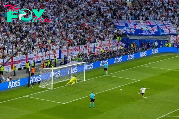 DÜSSELDORF, GERMANY - Saturday, July 6, 2024: England's Trent Alexander-Arnold score his side's winning fifth penalty of the shoor-out during the UEFA Euro 2024 Quarter-Final match between England and Switzerland at the Düsseldorf Arena. The game ended 1-1 after extra-time, England won 5-3 on penalties. (Photo by David Rawcliffe/Propaganda)