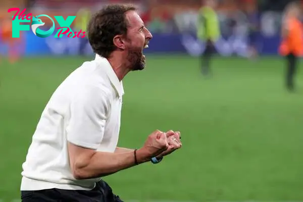 Dortmund (Germany), 10/07/2024.- Head coach Gareth Southgate of England celebrates after winning the UEFA EURO 2024 semi-finals soccer match between the Netherlands and England, in Dortmund, Germany, 10 July 2024. (Alemania, Países Bajos; Holanda) EFE/EPA/CHRISTOPHER NEUNDORF
