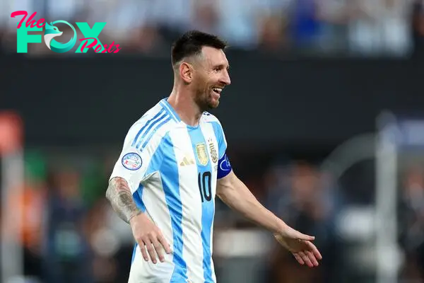 EAST RUTHERFORD, NEW JERSEY - JULY 09: Lionel Messi of Argentina celebrates after scoring the team's second goal with during the CONMEBOL Copa America 2024 semifinal match between Canada and Argentina at MetLife Stadium on July 09, 2024 in East Rutherford, New Jersey.   Sarah Stier/Getty Images/AFP (Photo by Sarah Stier / GETTY IMAGES NORTH AMERICA / Getty Images via AFP)