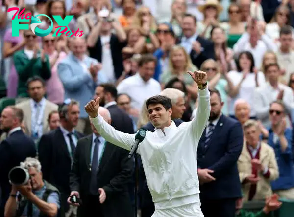 Alcaraz, still loved at Wimbledon.