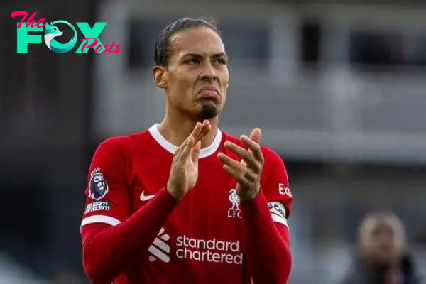 LONDON, ENGLAND - Sunday, April 21, 2024: Liverpool's captain Virgil van Dijk celebrates after the FA Premier League match between Fulham FC and Liverpool FC at Craven Cottage. Liverpool won 3-1. (Photo by David Rawcliffe/Propaganda)