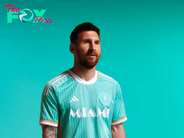 Lionel Messi unveils Inter Miami throwback jersey