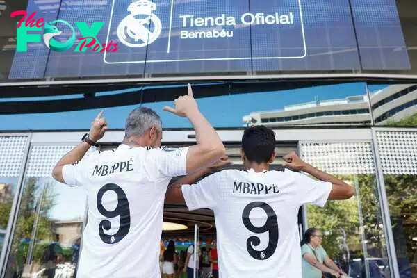 How much does Mbappé's Real Madrid jersey cost?