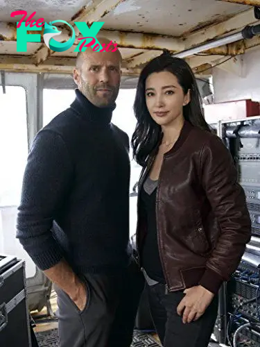 Jason Statham and Bingbing Li in Meg (2018) | Meg movie, Jason statham  movies, Jason statham