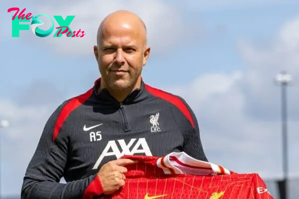 KIRKBY, ENGLAND - Friday, July 5, 2024: Liverpool's new head coach Arne Slot is presented at a photo call at the club's AXA Training Centre. (Photo by David Rawcliffe/Propaganda)