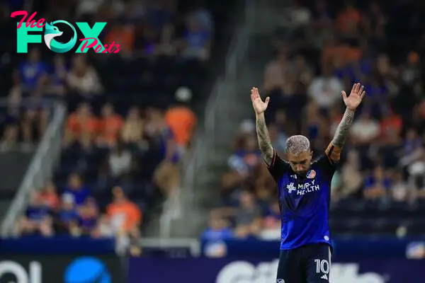 Luciano Acosta on track to match historic MLS record